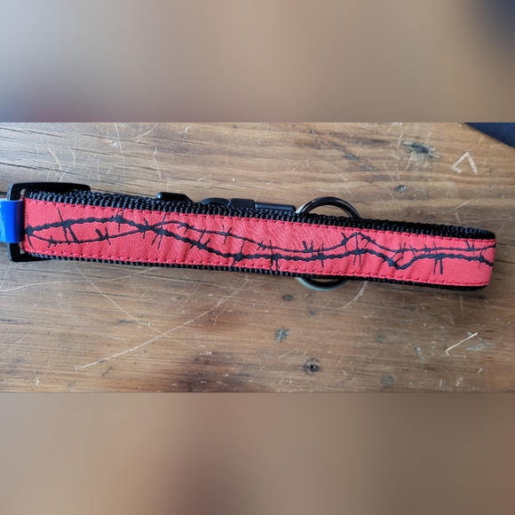 2 /$15  Hamilton Dog Collar Nylon Ribbon Overlay  18" to 26" Red Barbed Wire - Picture 3 of 7